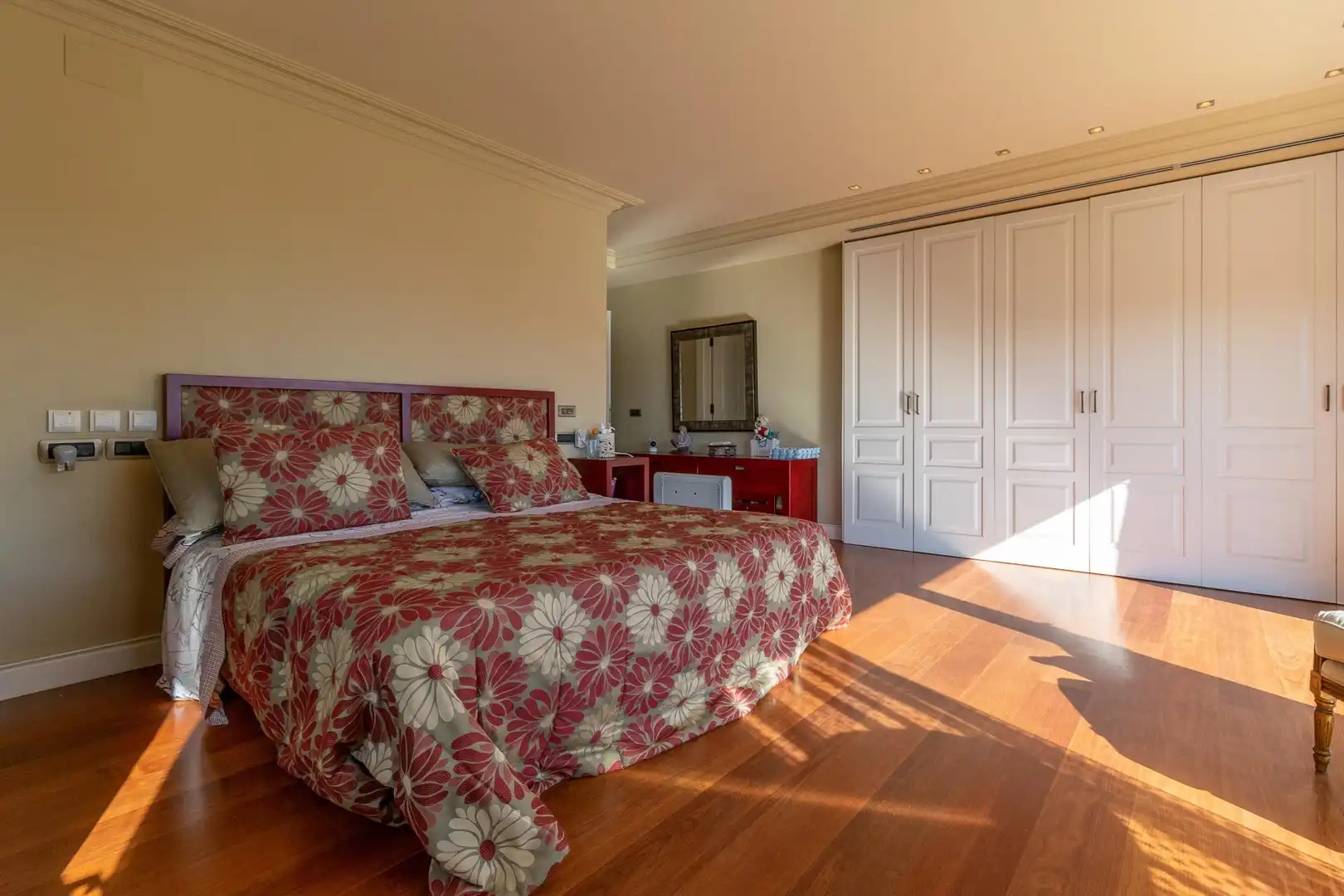 Habitación de Casa o chalet en venta en Alicante / Alacant con Aire acondicionado, Calefacción y Jardín privado