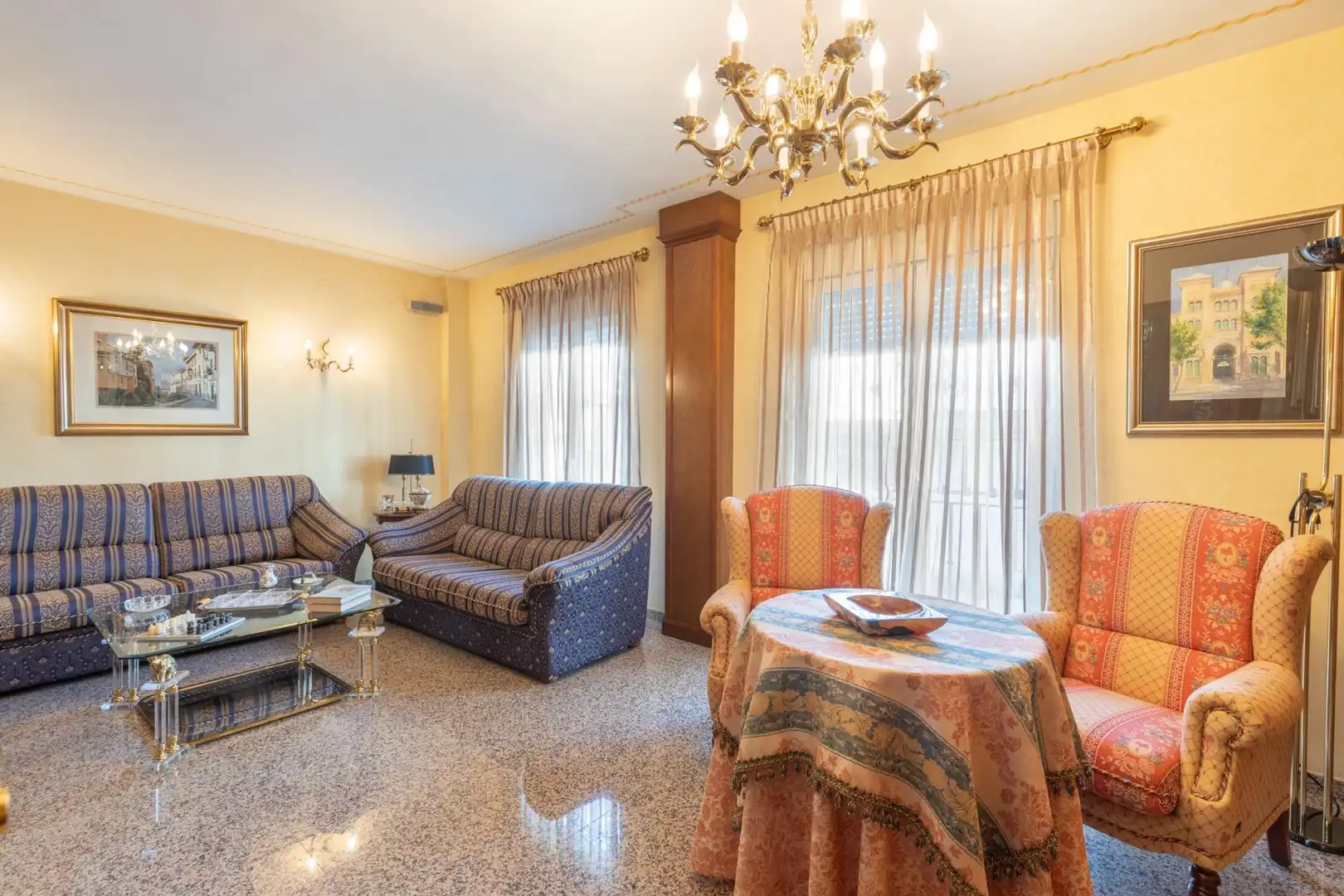 Sala d'estar de Casa adosada en venda en Centro de Albolote