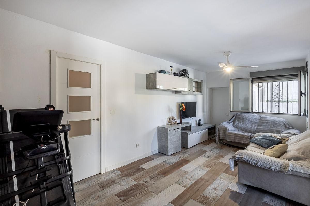 Living room of Single-family semi-detached for sale in Peligros