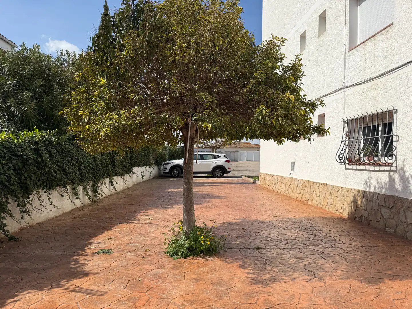 Aparcament de Estudi en venda en L'Escala amb Moblat