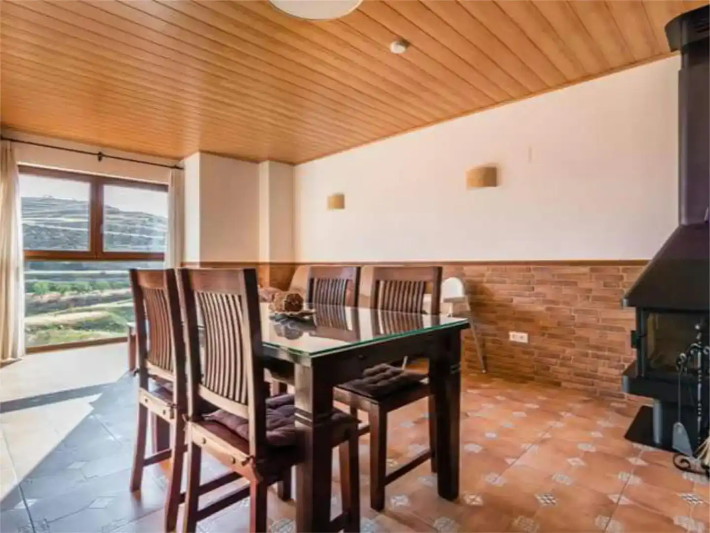 Comedor de Piso de alquiler en Cubla con Aire acondicionado, Jardín privado y Amueblado