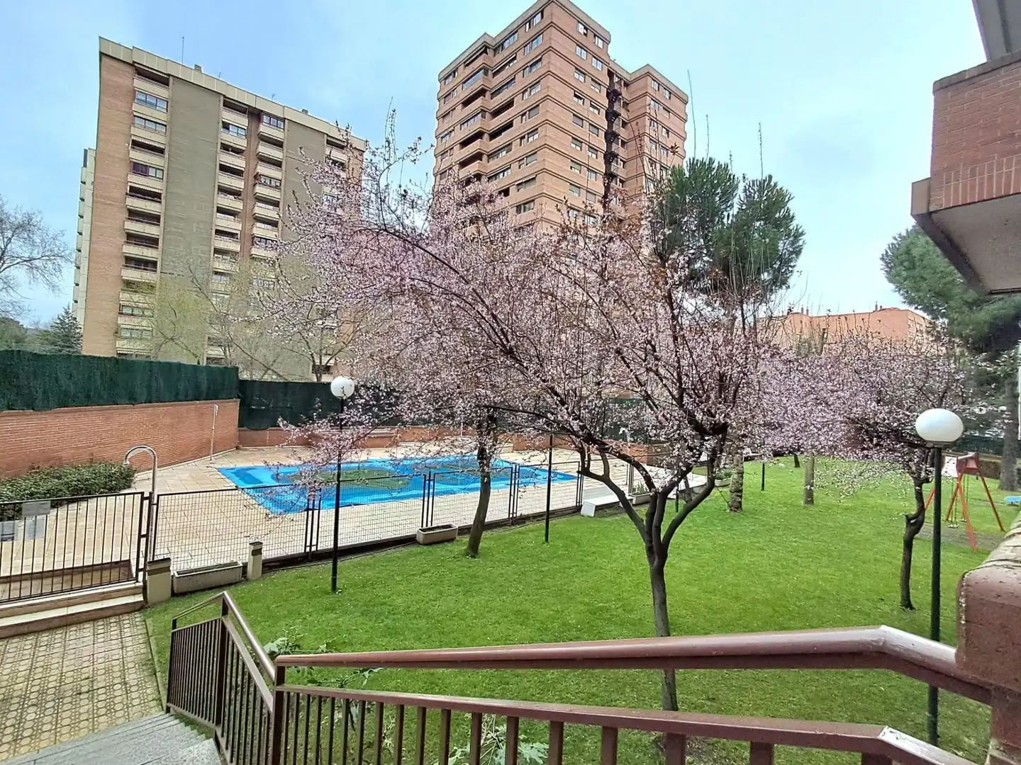 Swimming pool of Flat for sale in Madrid  with Air Conditioner, Heating and Private garden