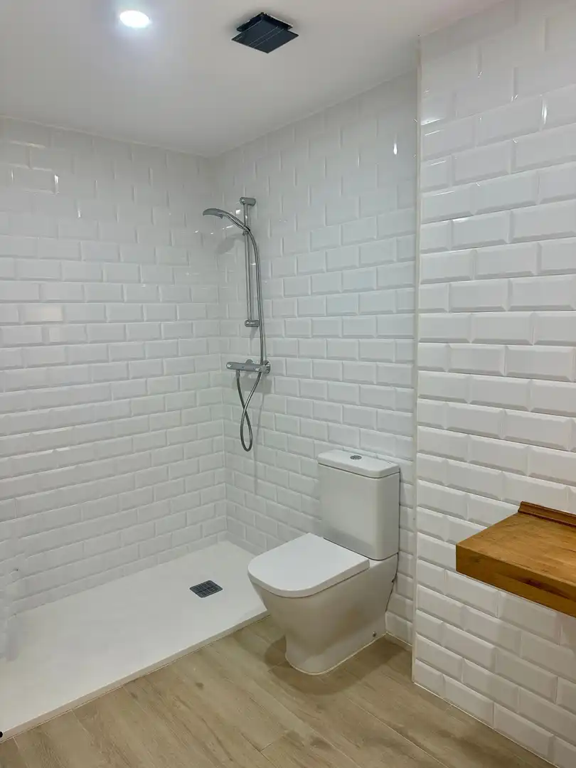 Badezimmer von Wohnung zum Verkauf in Santander