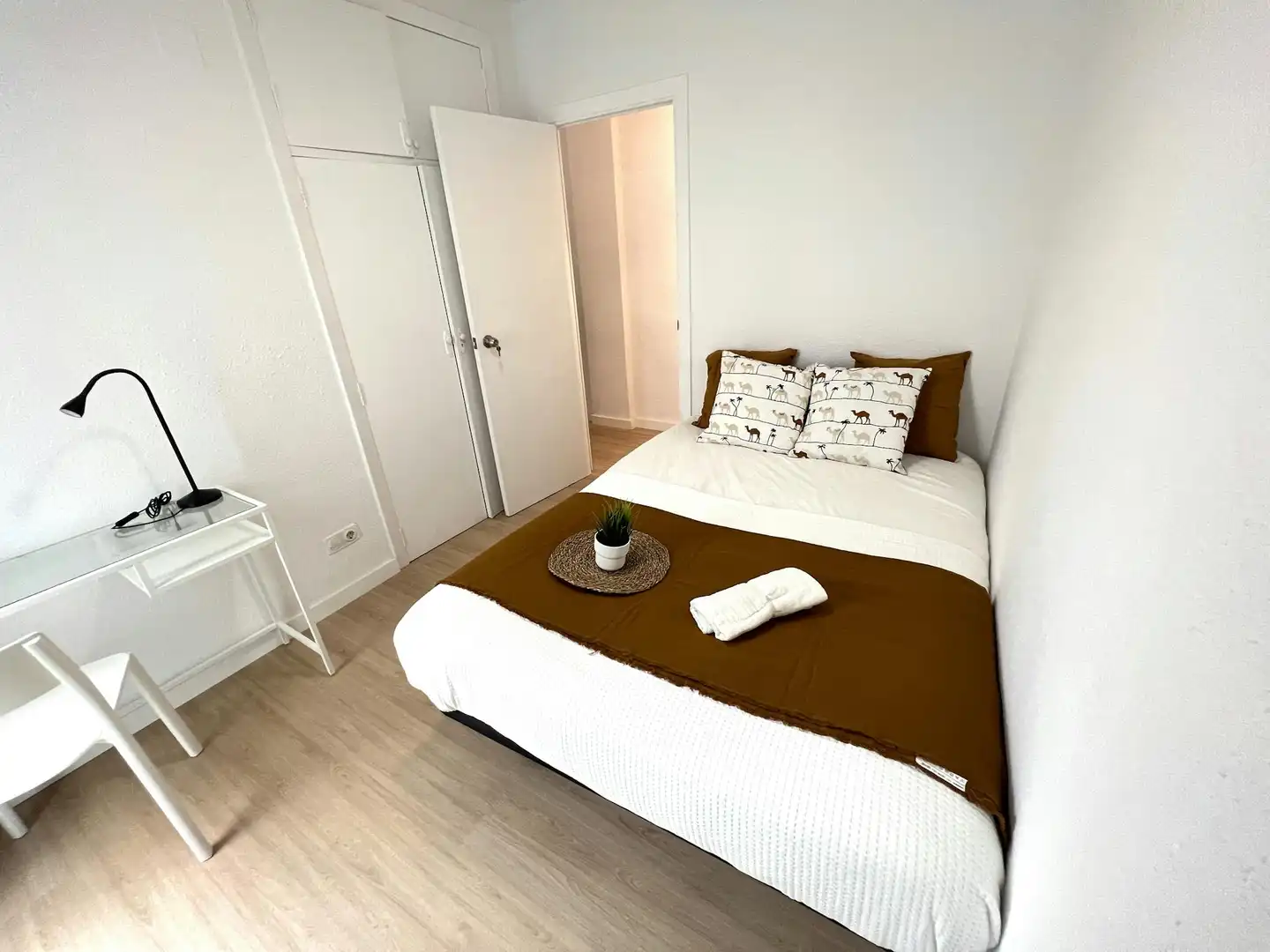 Habitación de Piso de alquiler en Valencia con Amueblado, Lavadora y TV