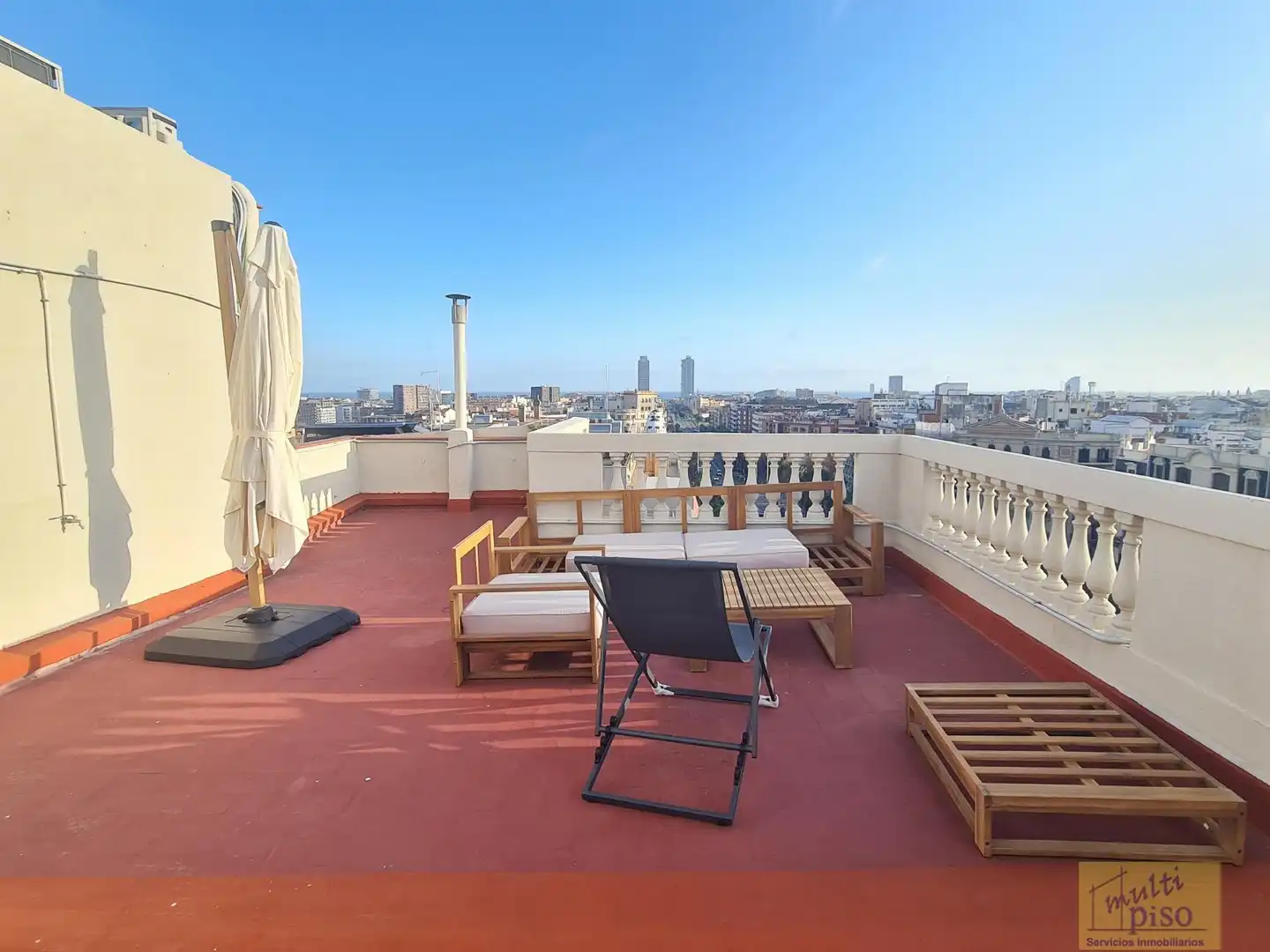 Terrasse von Wohnung zum Verkauf in Barcelona mit Klimaanlage, Parkett und Terrasse