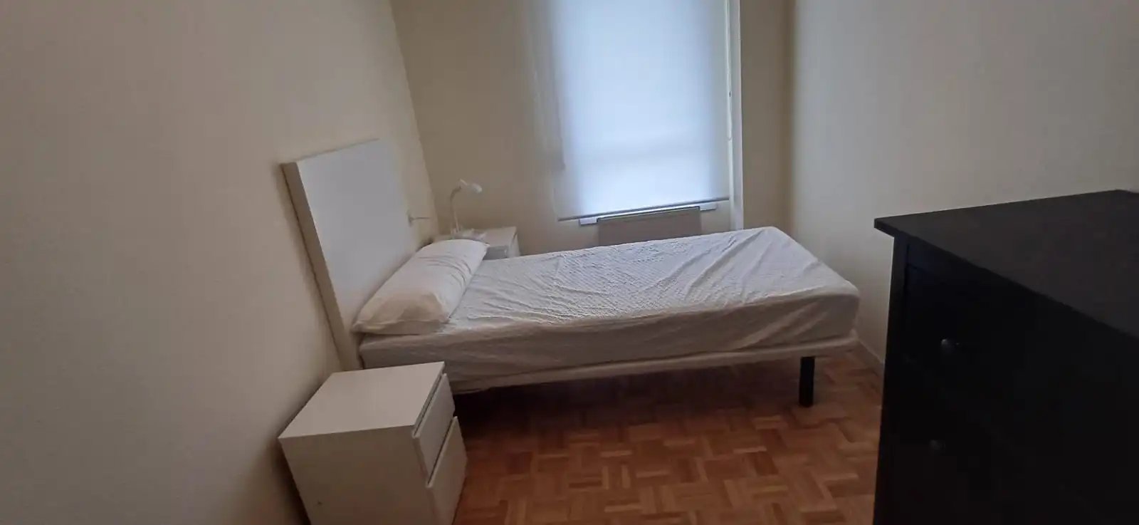 Bedroom of Flat for rent in Santiago de Compostela   with Heating, Storage room and Furnished