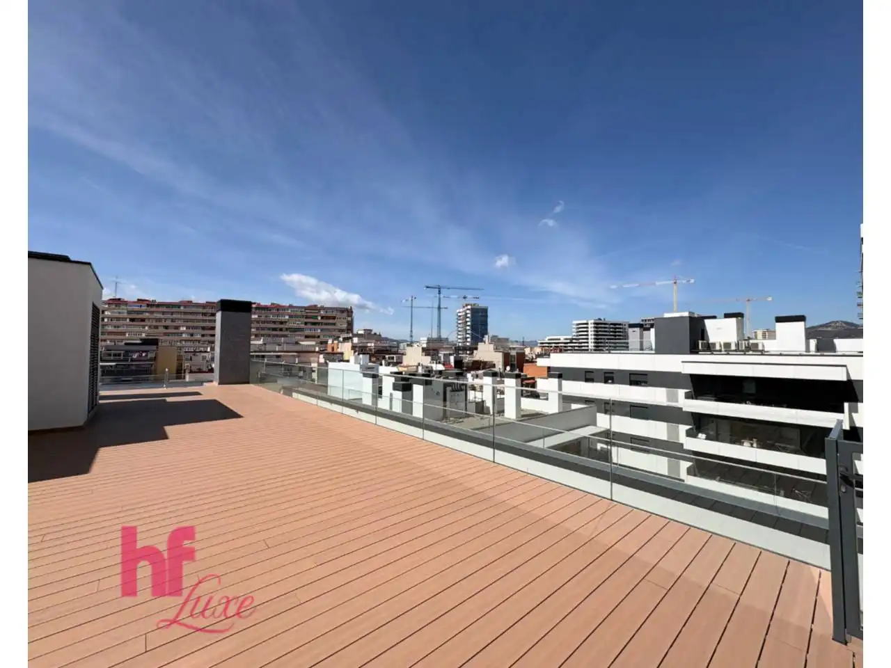 Terrasse von Wohnung zum Verkauf in L'Hospitalet de Llobregat mit Klimaanlage, Heizung und Terrasse