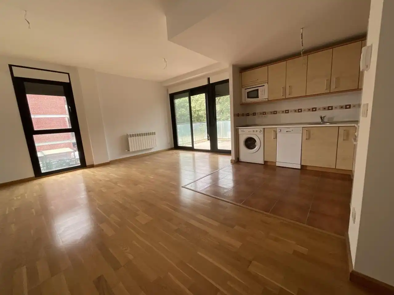 Appartamento con piscina in vendita a Avenida La Rioja 104, imagen 2