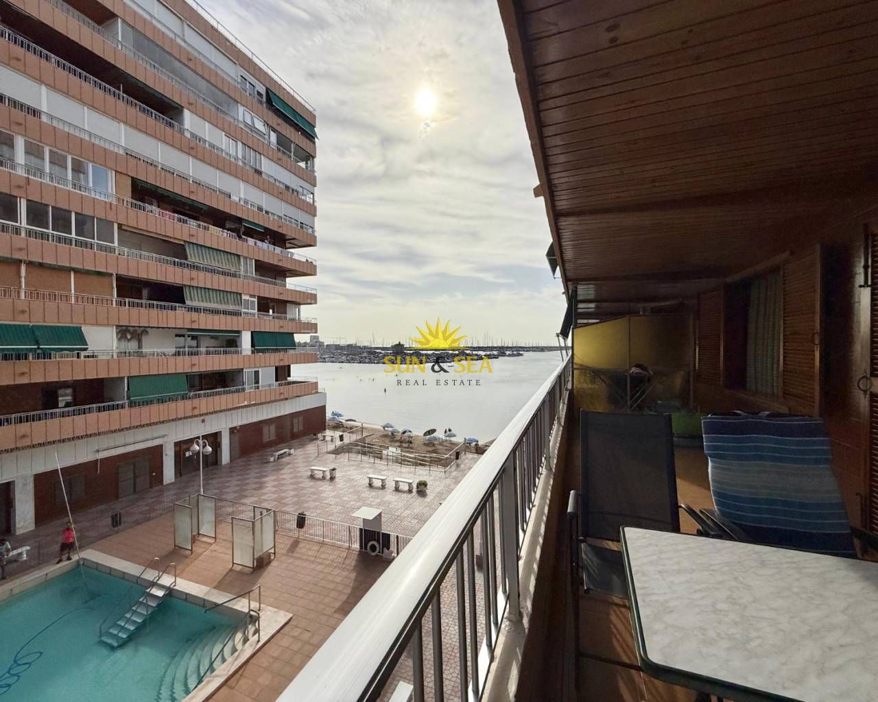 Terrassa de Apartament de lloguer en Torrevieja amb Calefacció, Piscina i Moblat