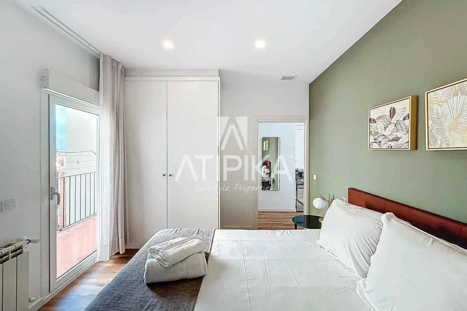 Schlafzimmer von Wohnung zur Miete in Barcelona mit Klimaanlage, Parkett und Terrasse