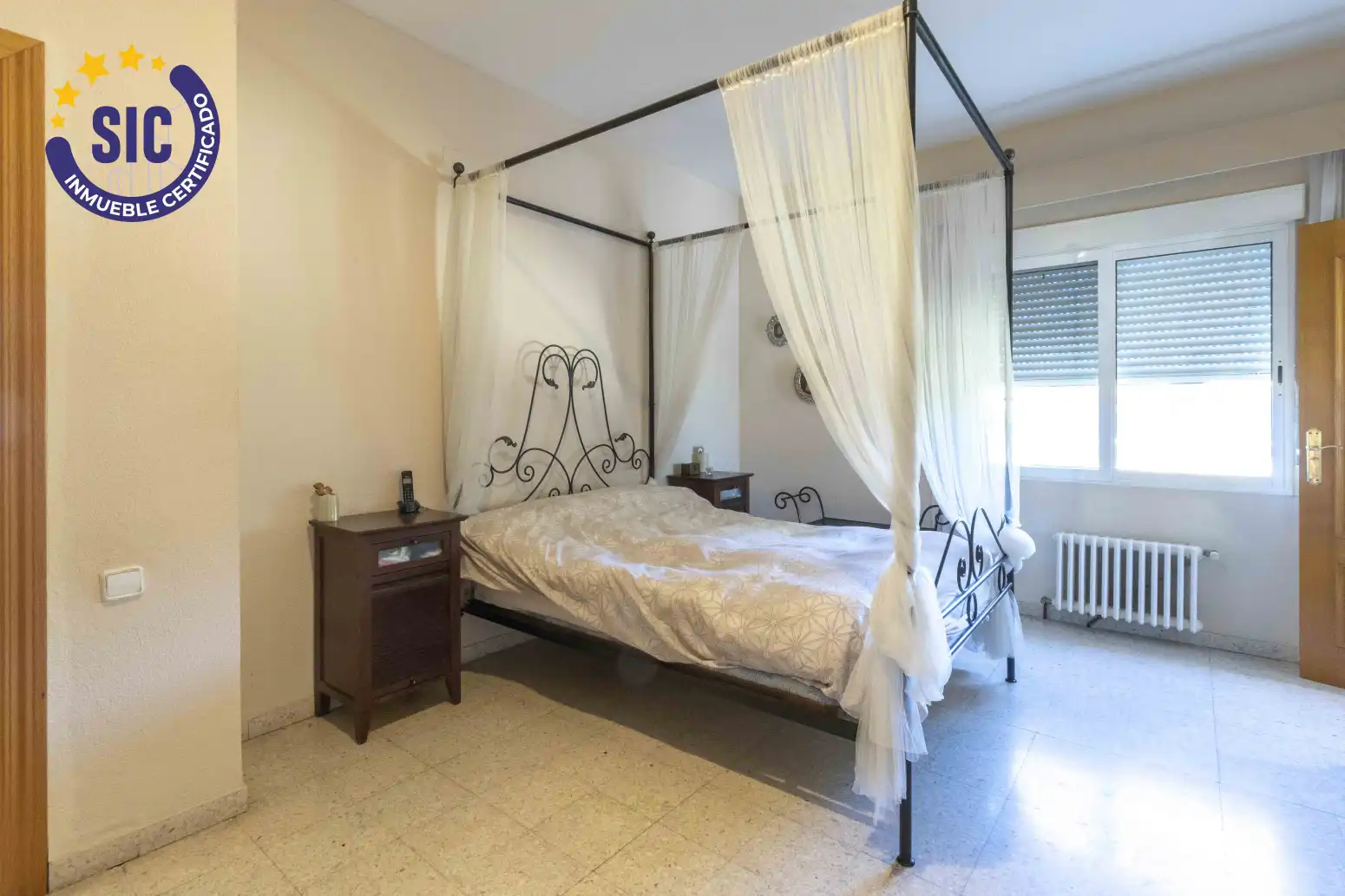 Habitación de Casa o chalet en venta en Torrent con Aire acondicionado, Jardín privado y Terraza
