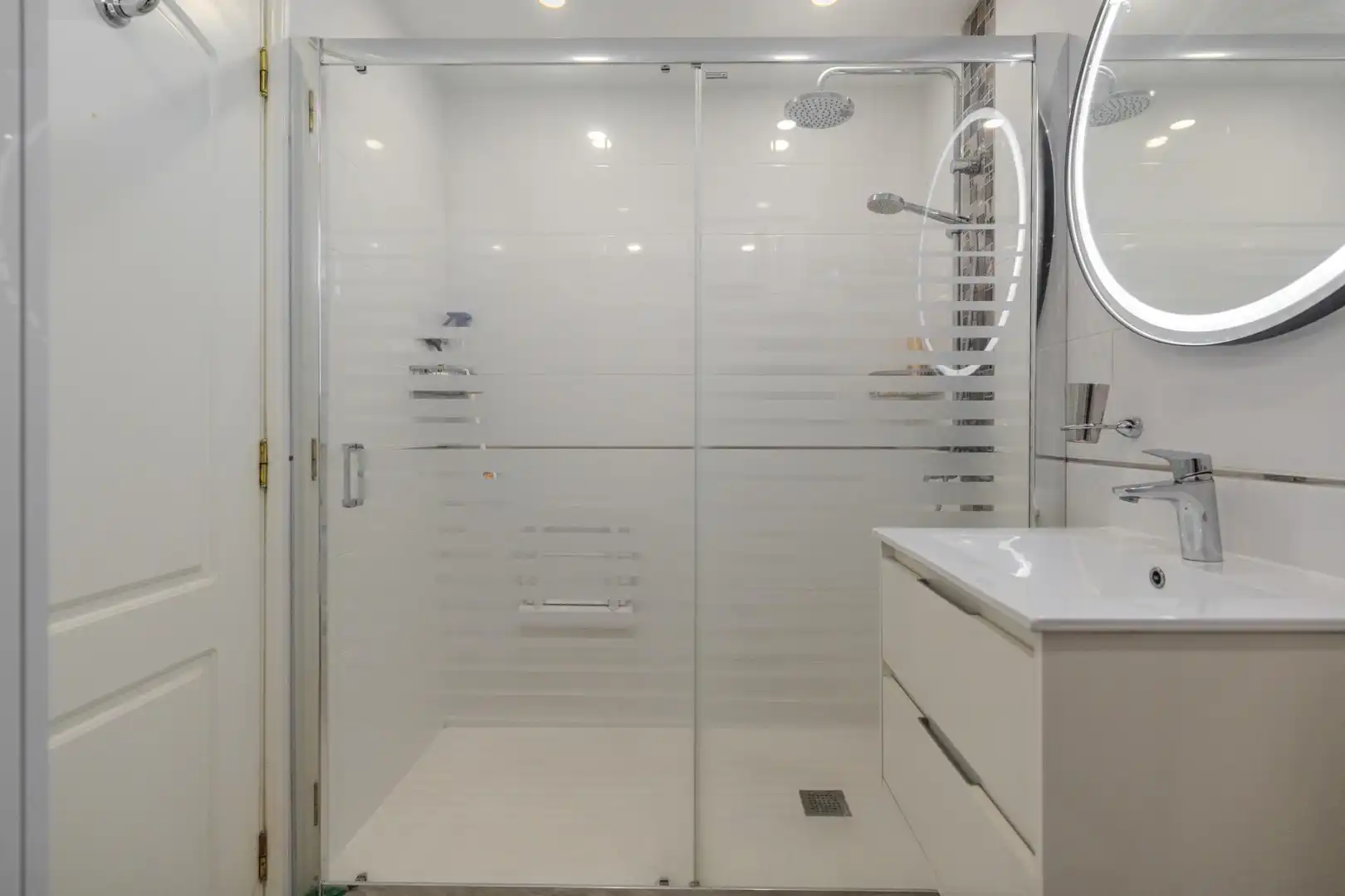 Baño de Apartamento en venta en Adeje con Terraza, Amueblado y Piscina comunitaria