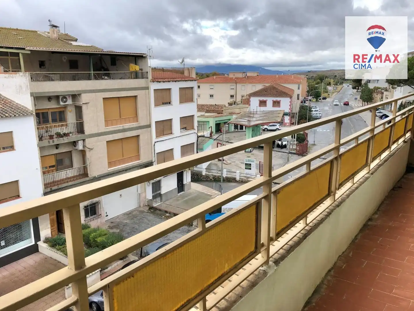 Außenansicht von Wohnung zum Verkauf in Cúllar mit Balkon