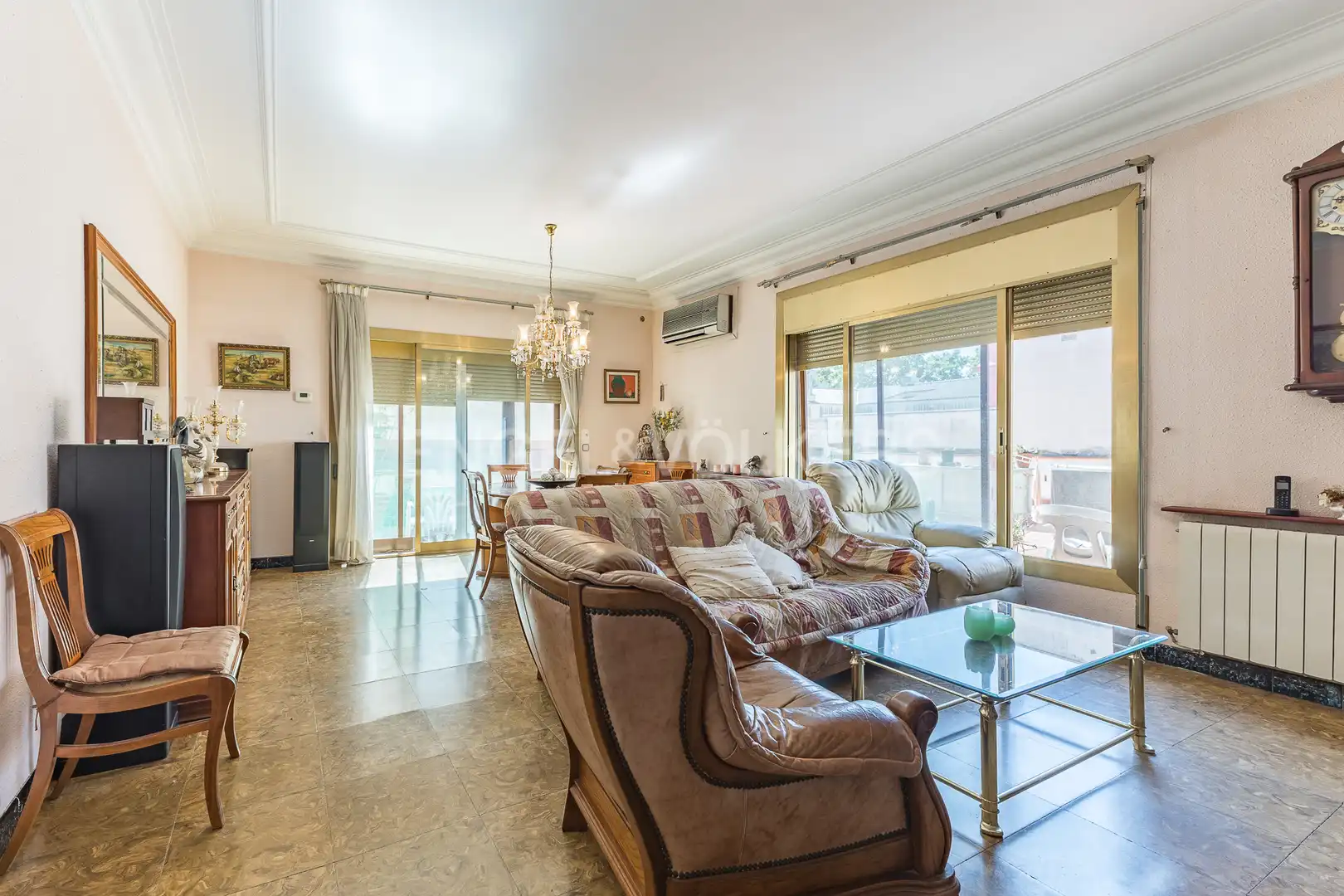 Living room of Industrial buildings for sale in Sant Boi de Llobregat