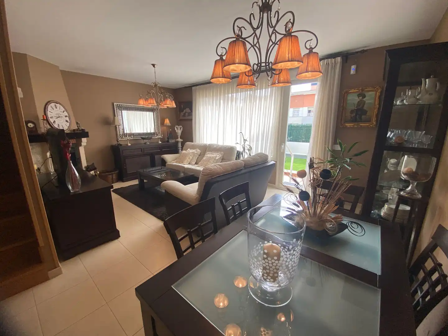 Wohnzimmer von Haus oder Chalet zum Verkauf in Burgos mit Heizung, Privatgarten und Parkett