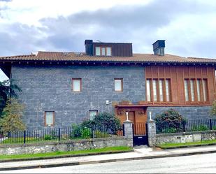 Vista exterior de Casa o xalet en venda en Olaberria amb Terrassa, Piscina i Balcó