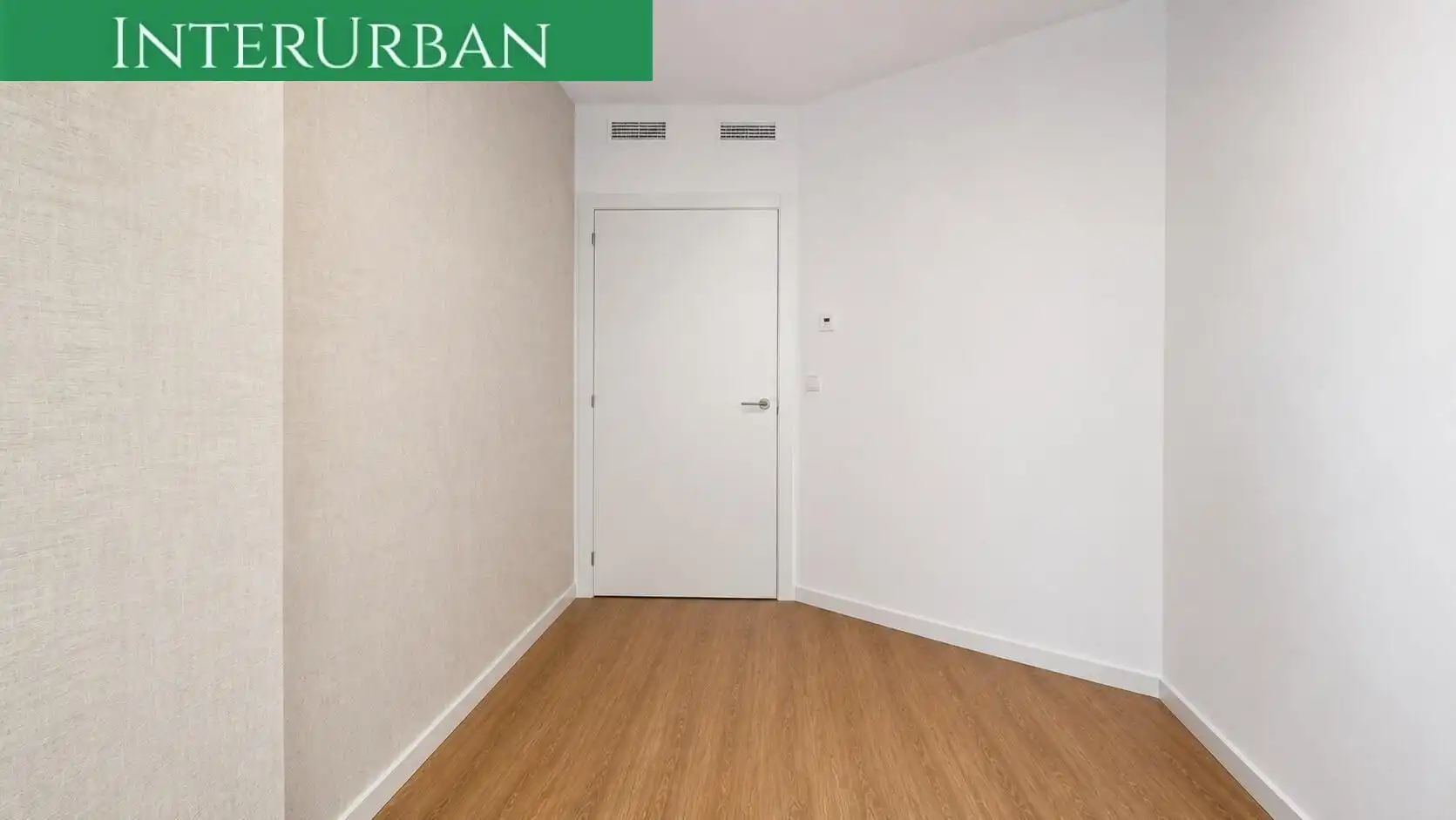 Habitación de Piso de alquiler en Llíria con Aire acondicionado, Calefacción y Jardín privado