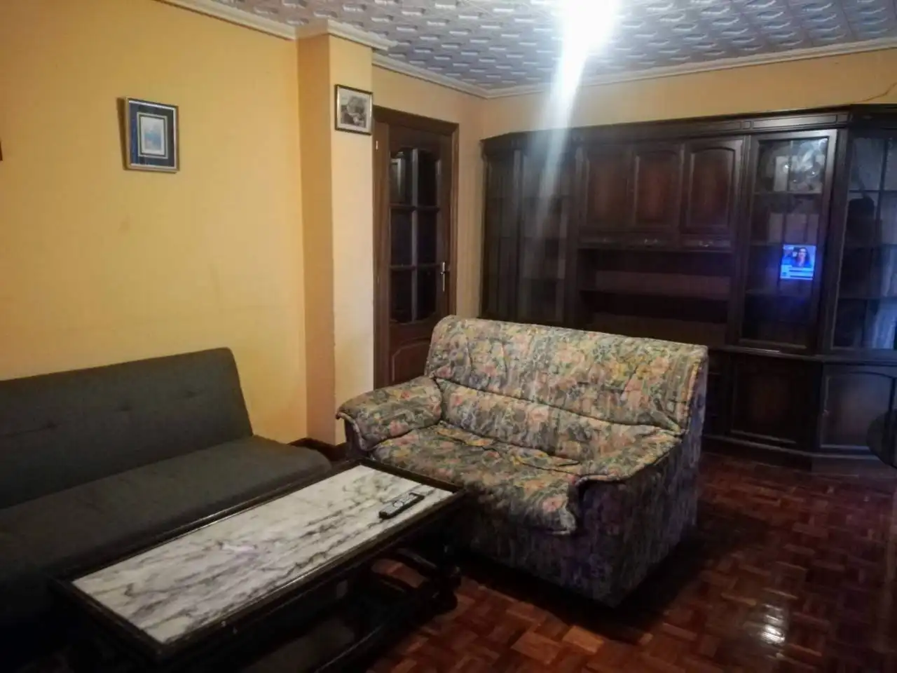 Living room of Flat for rent in Burgos  with Heating, Parquet flooring and Furnished