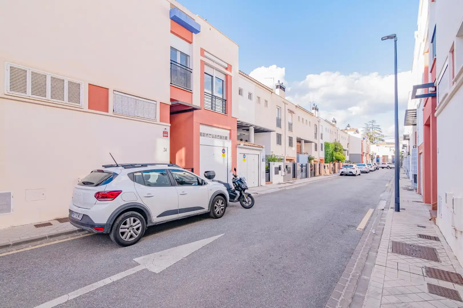 Vista exterior de Casa adosada en venta en Armilla con Aire acondicionado, Calefacción y Jardín privado