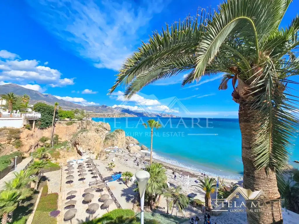 Vista exterior de Apartament en venda en Nerja amb Aire condicionat, Terrassa i Forn