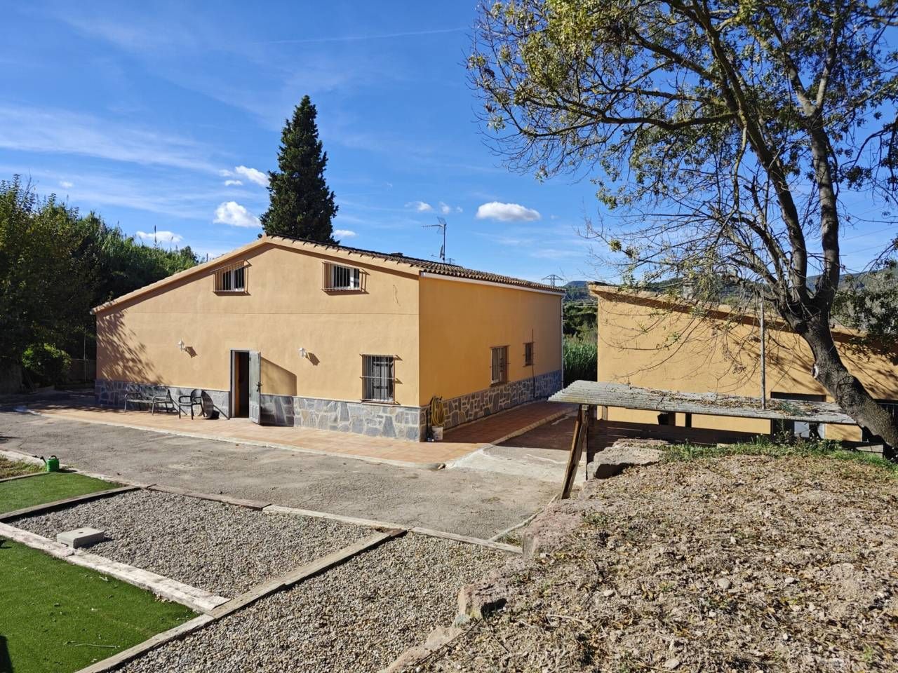 Vista exterior de Finca rústica en venda en Manresa amb Calefacció, Jardí privat i Terrassa