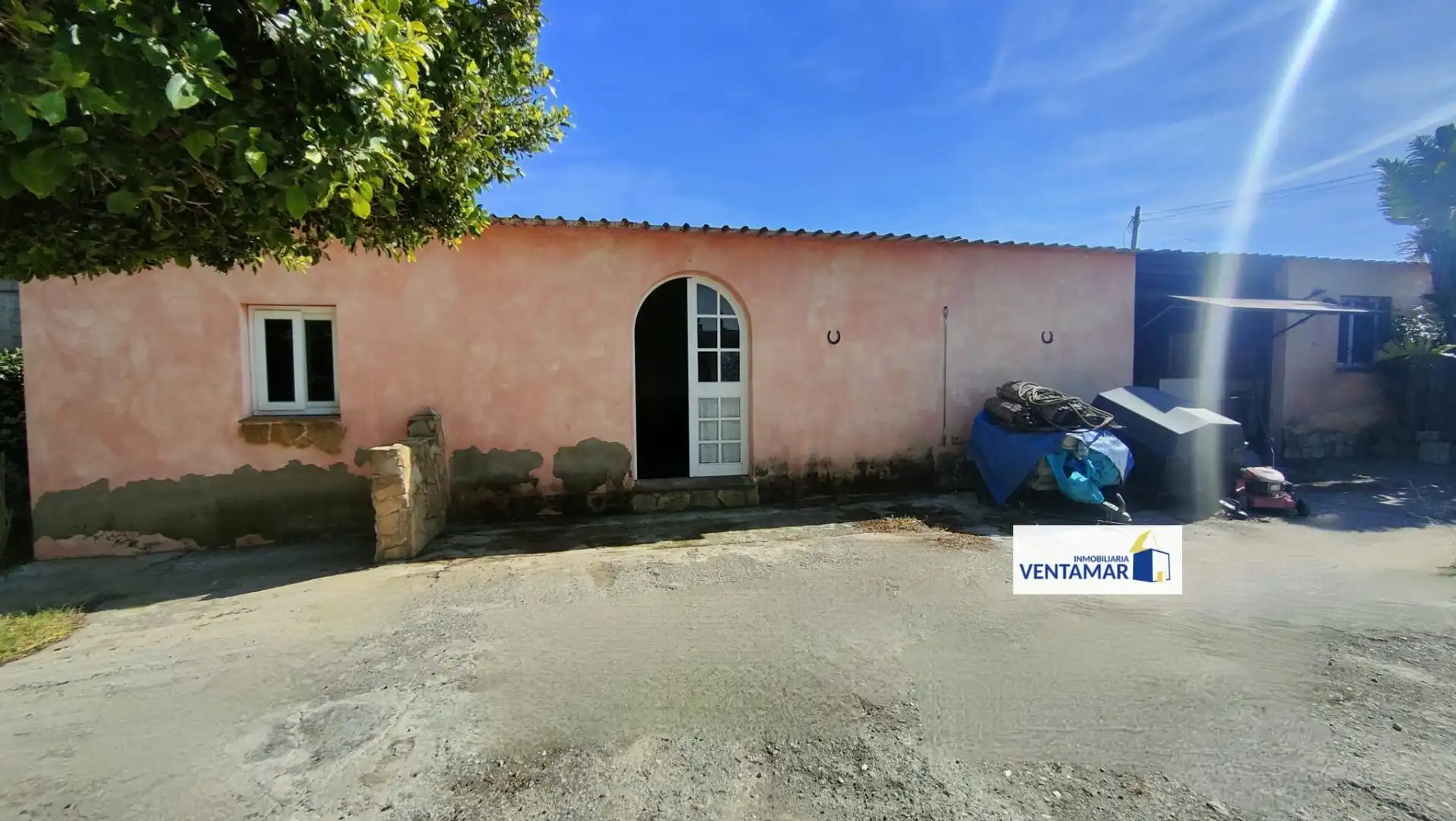 Außenansicht von Country house zum Verkauf in La Línea de la Concepción mit Privatgarten und Abstellraum