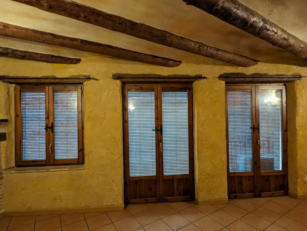 Houses for sale in Cretas  with Terrace, Storage room and Balcony