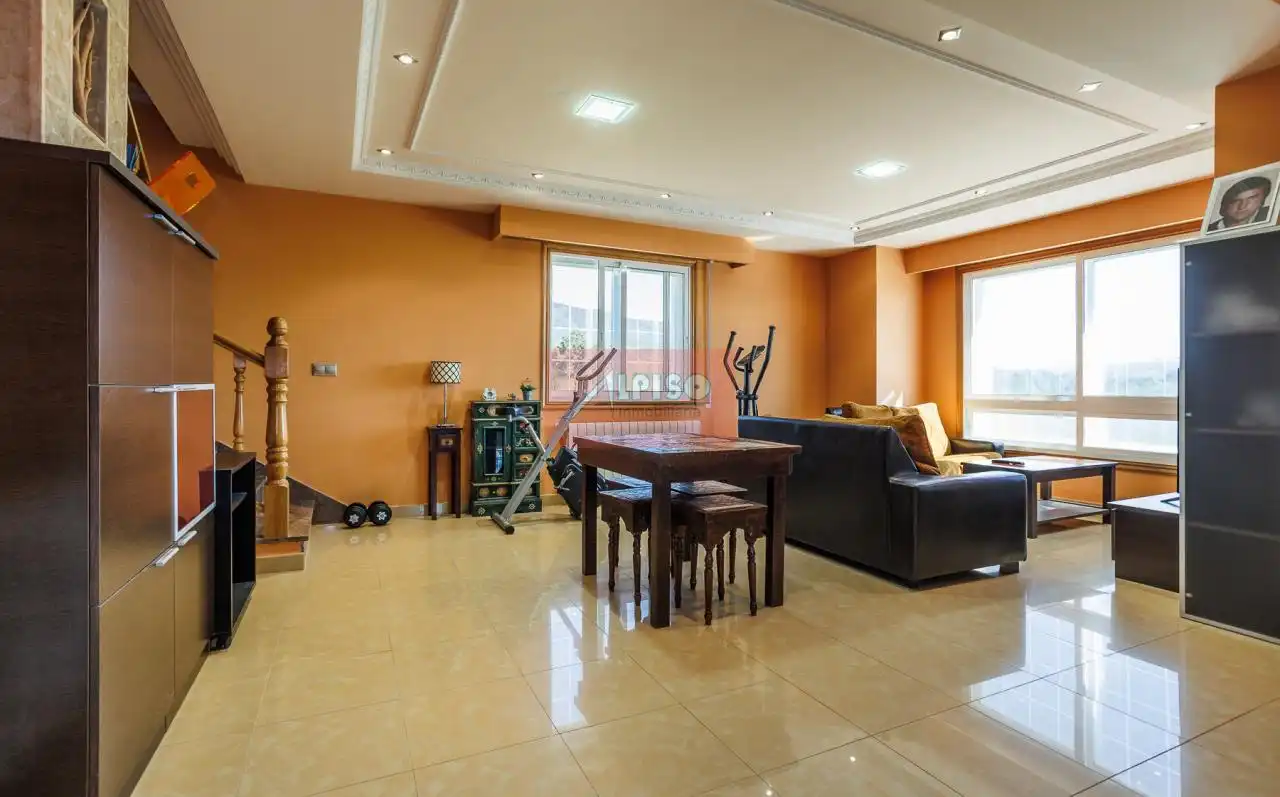 Sala de estar de Casa o chalet en venta en O Carballiño   con Calefacción, Jardín privado y Terraza