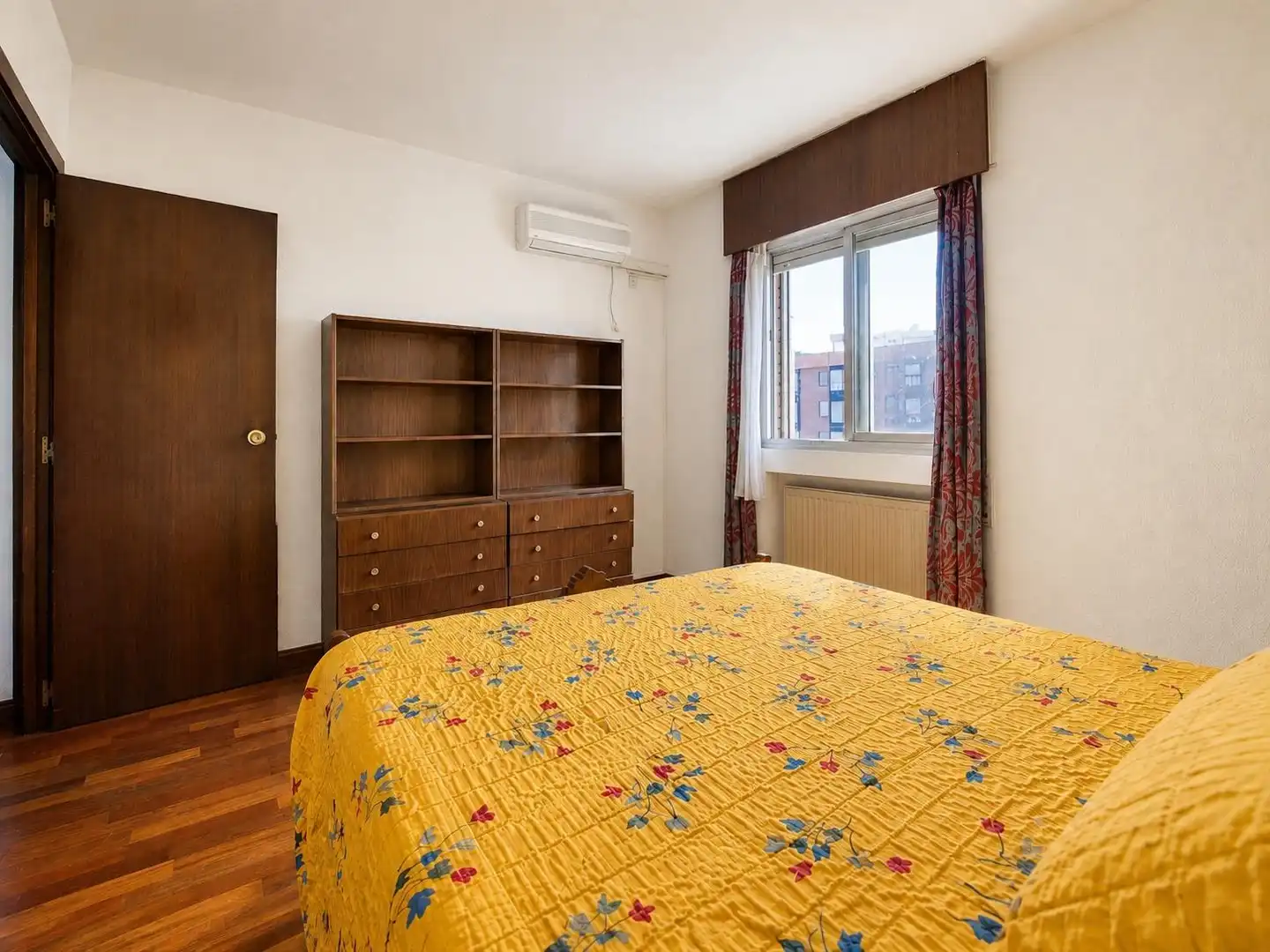 Bedroom of Flat for sale in Madrid  with Air Conditioner, Heating and Terrace