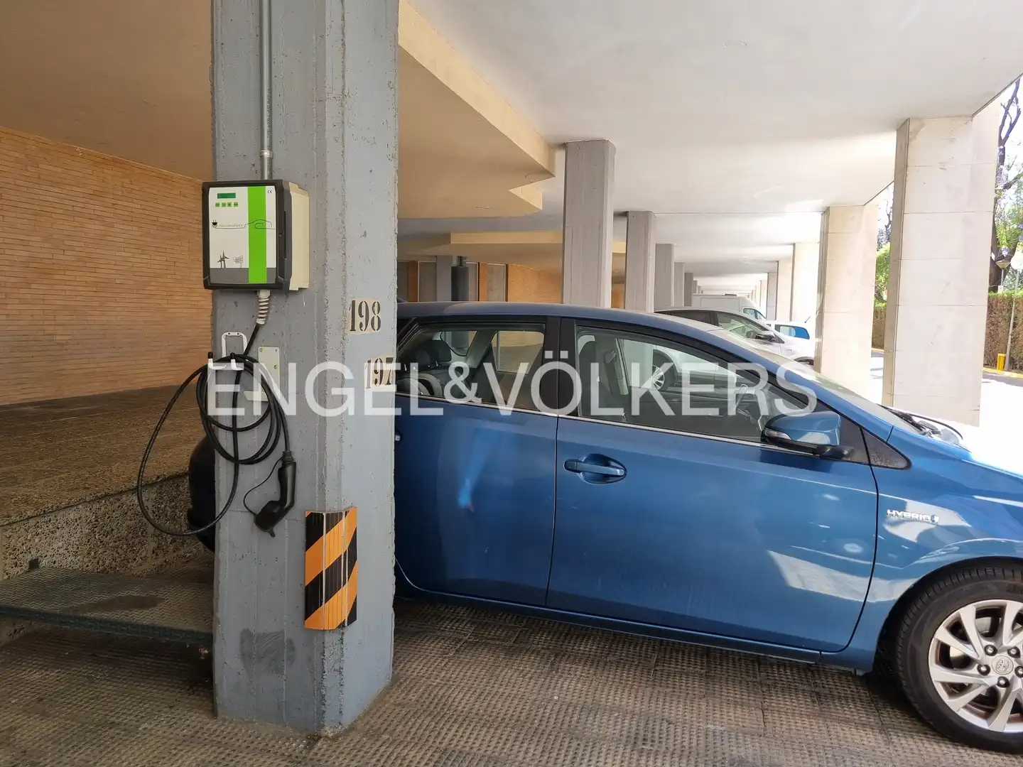 Parking de Piso de alquiler en Sevilla con Aire acondicionado, Calefacción y Terraza