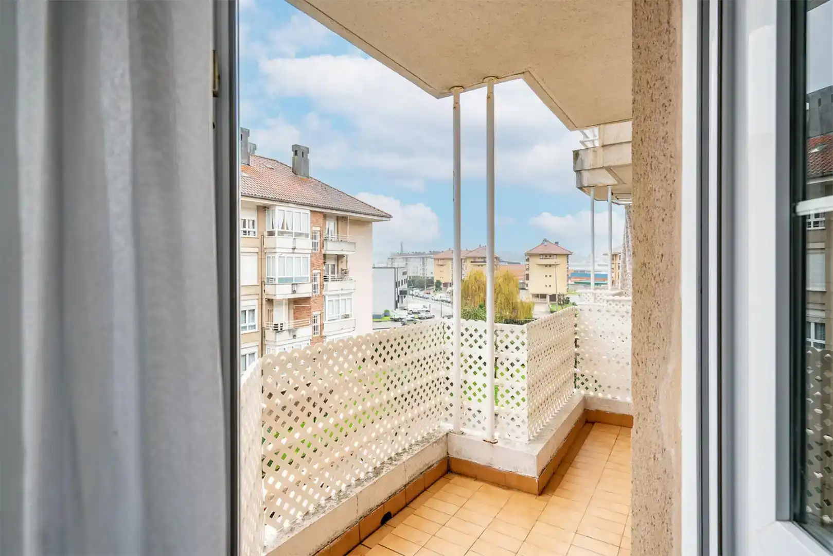 Terrasse von Wohnung zur Miete in Santander mit Balkon