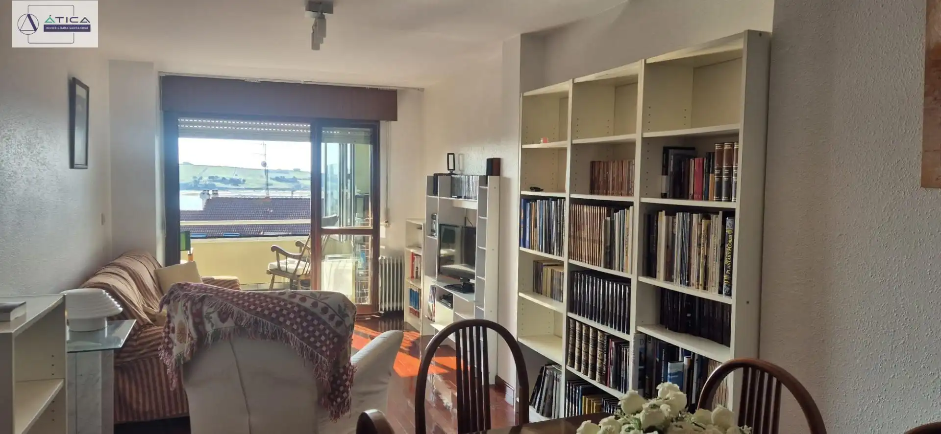 Sala de estar de Piso de alquiler en Miengo con Calefacción, Jardín privado y Terraza