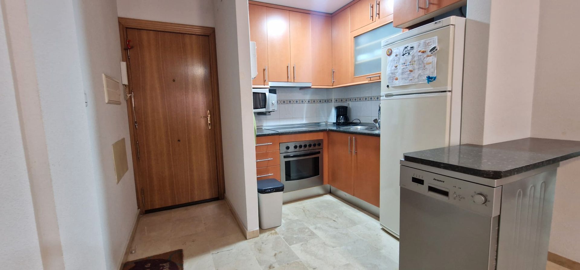 Cuina de Pis de lloguer en Motril amb Moblat, Forn i Rentadora