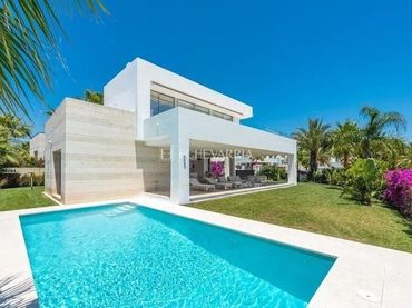 Casa amb piscina en venda a Río Real - Los Monteros
