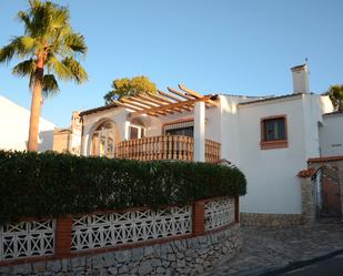 Vista exterior de Casa o xalet en venda en Peñíscola / Peníscola amb Aire condicionat, Jardí privat i Terrassa