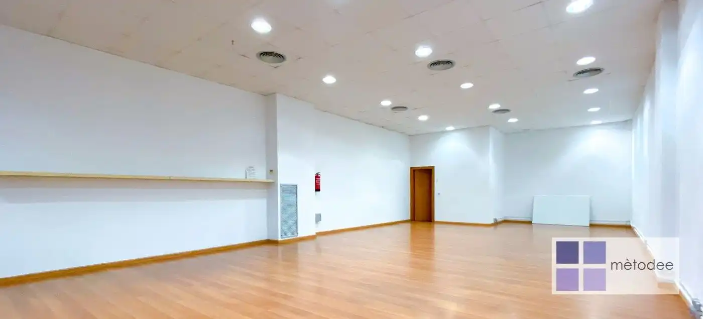 Office space with lift to rent in Carrer de la Bobinadora, imagen 6