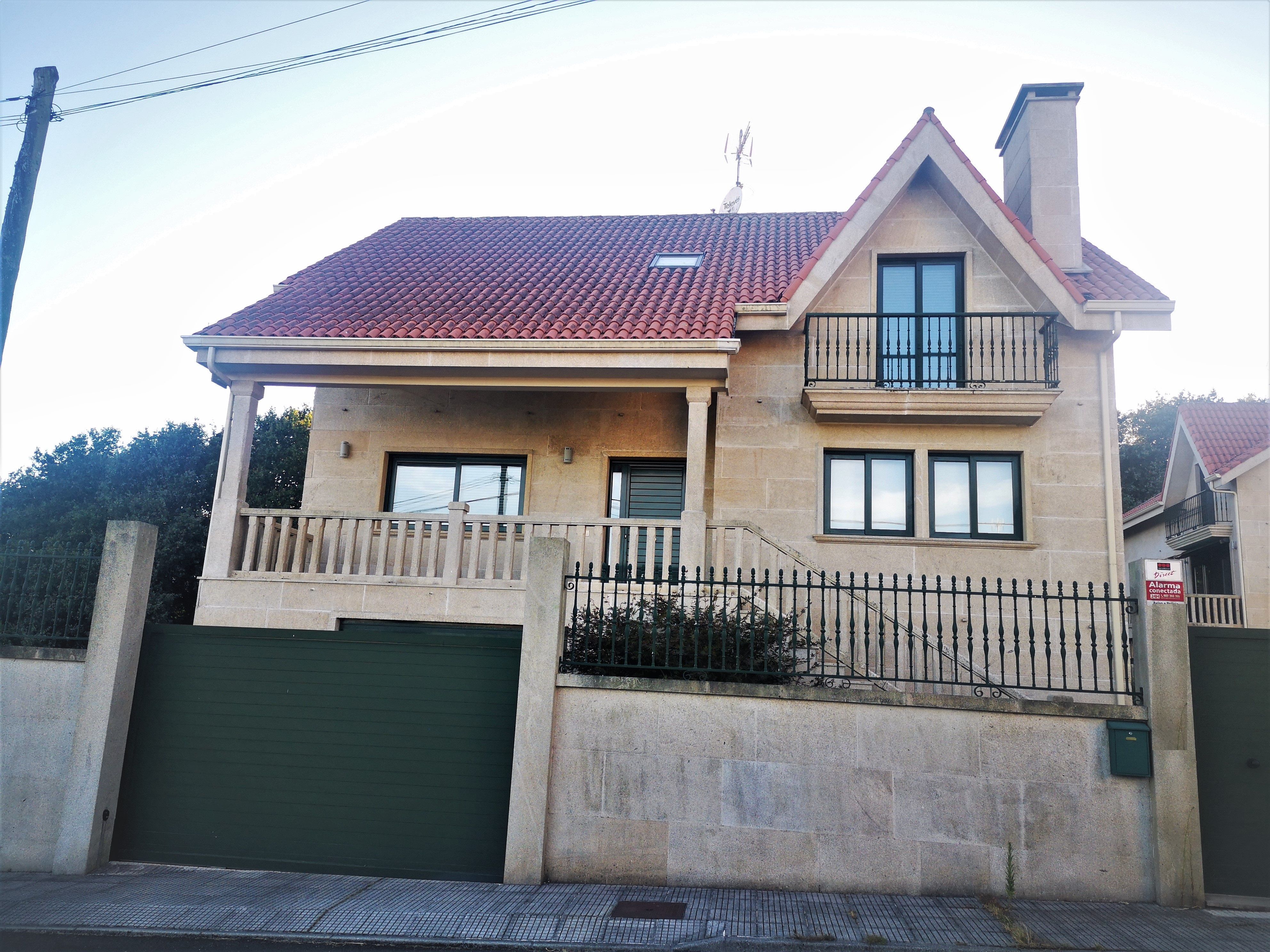 Vista exterior de Casa o xalet en venda en Ames amb Calefacció, Jardí privat i Parquet