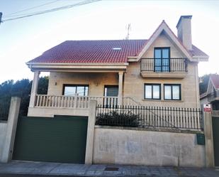 Vista exterior de Casa o xalet en venda en Ames amb Calefacció, Jardí privat i Parquet