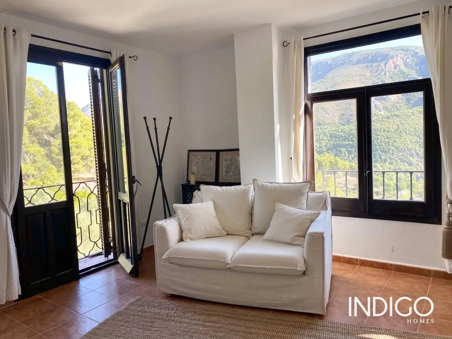 Sala d'estar de Casa o xalet en venda en El Castell de Guadalest, Alicante
