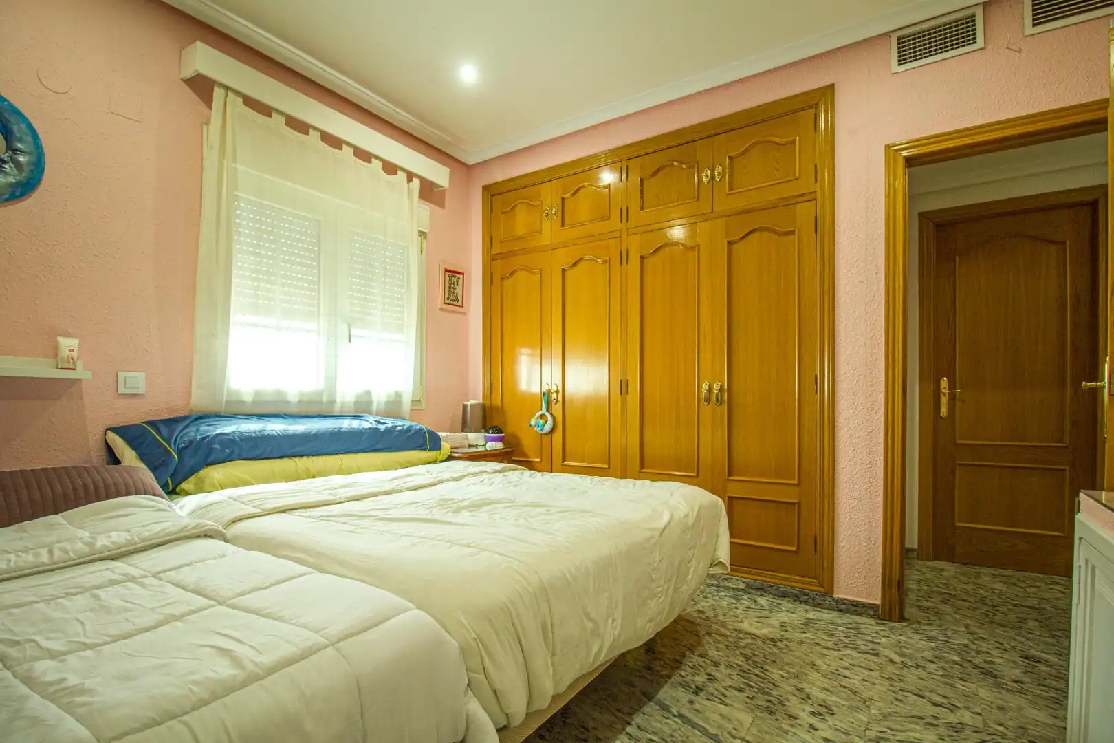 Dormitori de Casa o xalet en venda en Badajoz amb Aire condicionat, Jardí privat i Terrassa