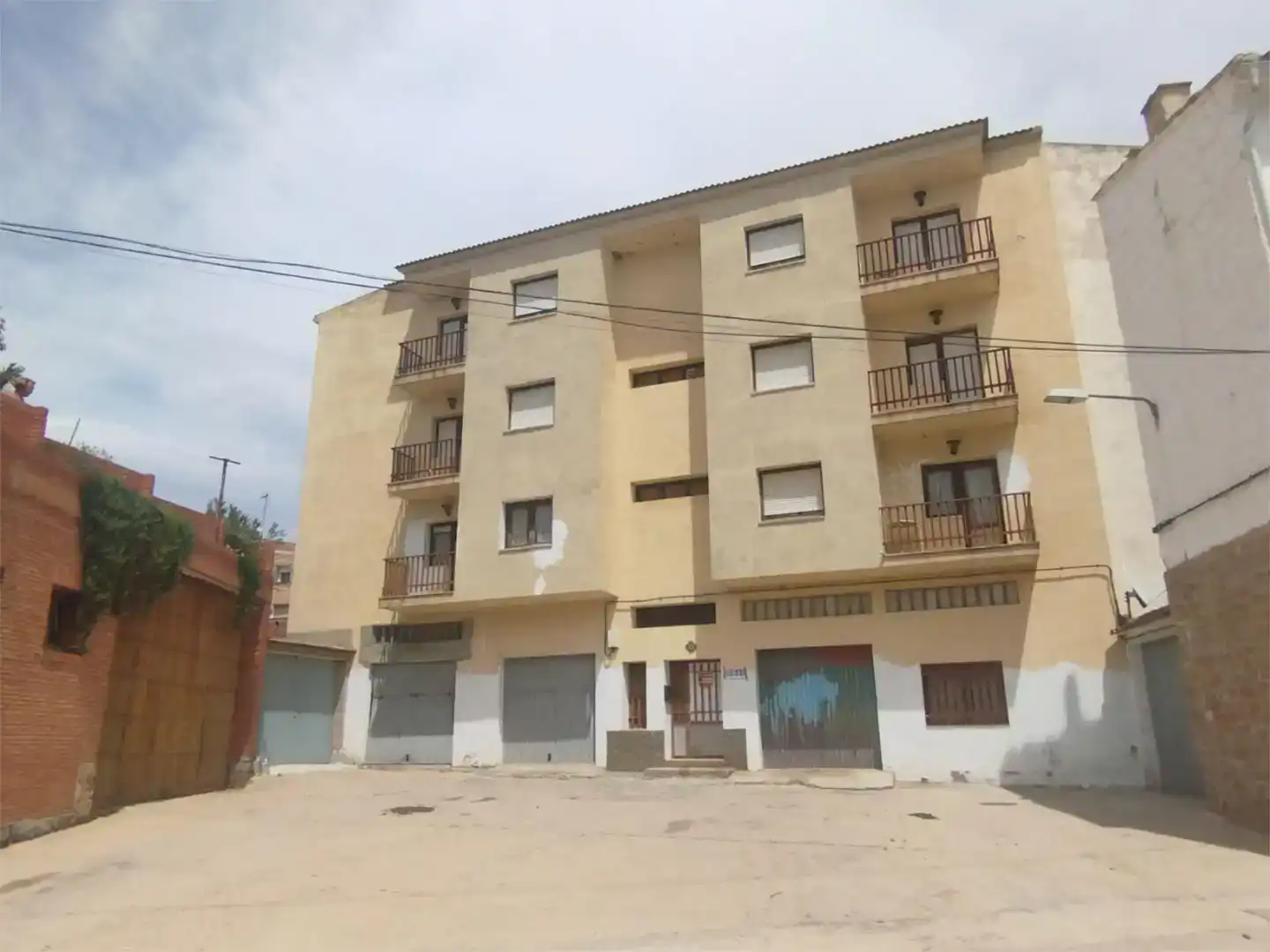 Vista exterior de Pis en venda en Samper de Calanda amb Traster, Moblat i Balcó