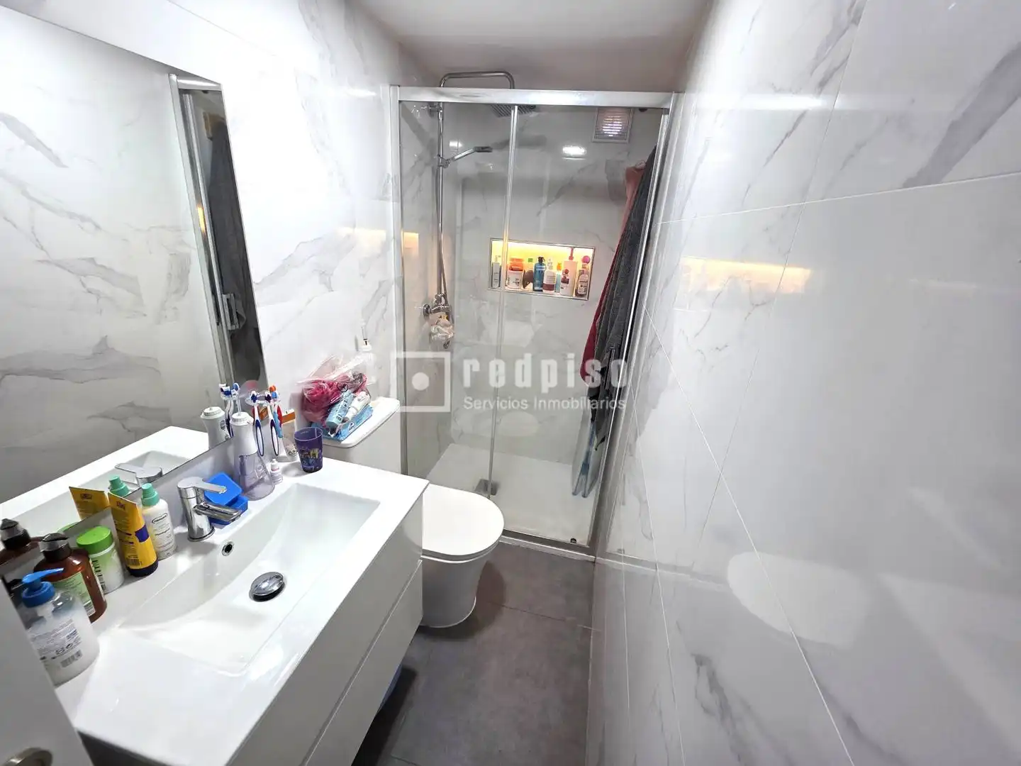 Bathroom of Flat for sale in Madrid  with Air Conditioner and Parquet flooring