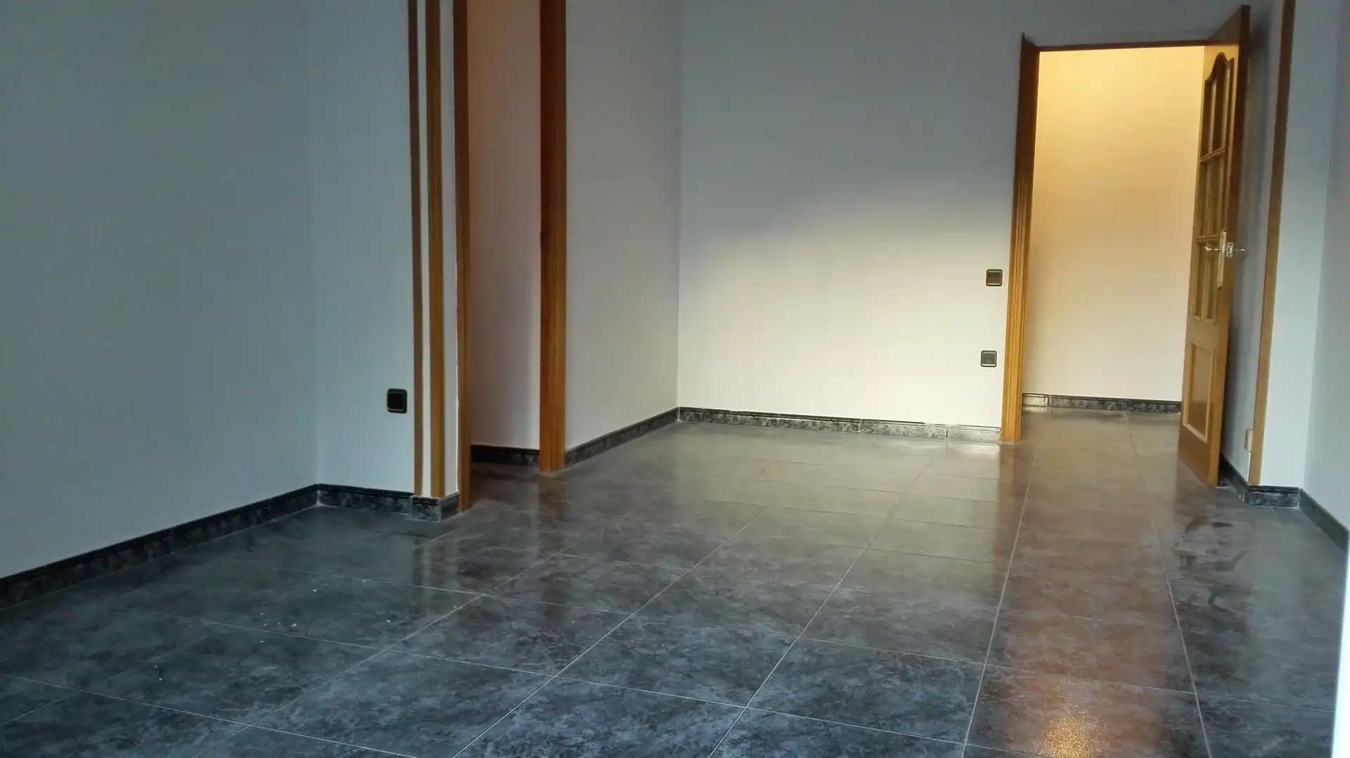 Flat with terrace for sale in Carrer del Doctor Ferran, imagen 2