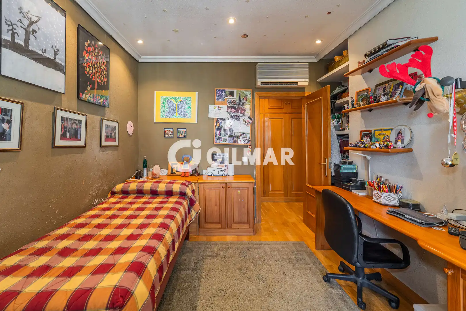 Habitación de Ático en venta en Madrid con Calefacción y Balcón