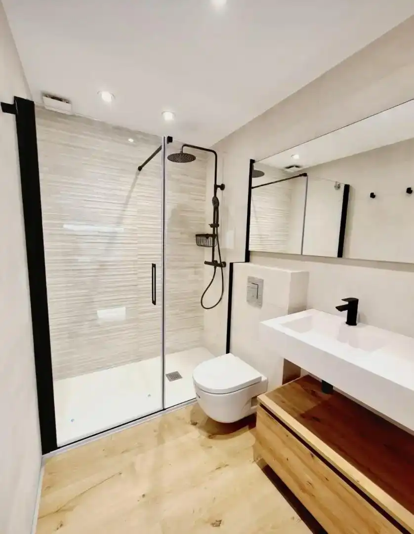 Badezimmer von Wohnung zur Miete in Palafrugell mit Privatgarten, Parkett und Schwimmbad