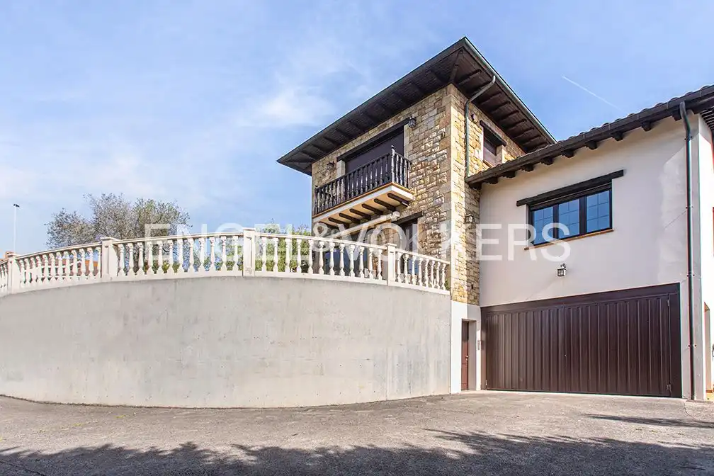 Vista exterior de Casa o chalet en venta en Gijón  con Calefacción, Jardín privado y Terraza