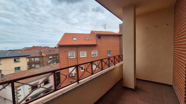 Piso en Venta en Calle del Pintor Rafael Boti en Casco Antiguo