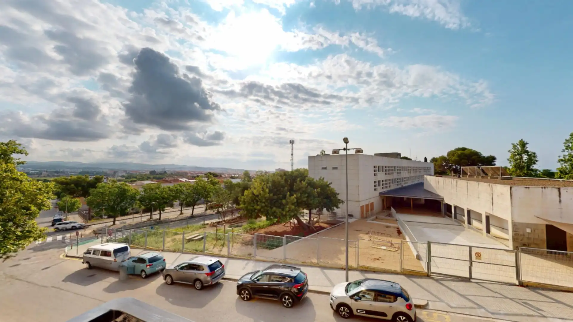 Vista exterior de Casa adosada en venta en Vilanova i la Geltrú con Calefacción y Terraza
