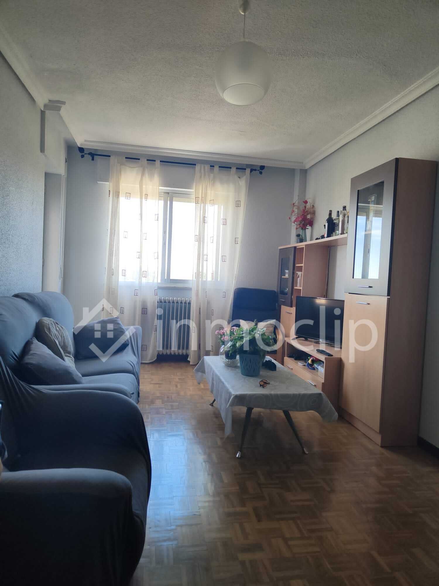 Sala d'estar de Pis de lloguer en Salamanca Capital amb Calefacció i Moblat