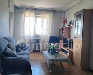 Sala d'estar de Pis de lloguer en Salamanca Capital amb Calefacció i Moblat